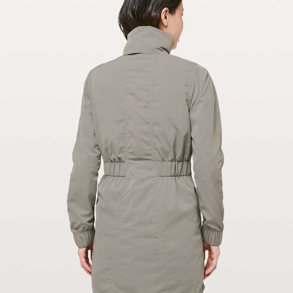 Lululemon Keep On Trek 3-in-1 Jacket in Carbon Dust - Picture 2 of 6